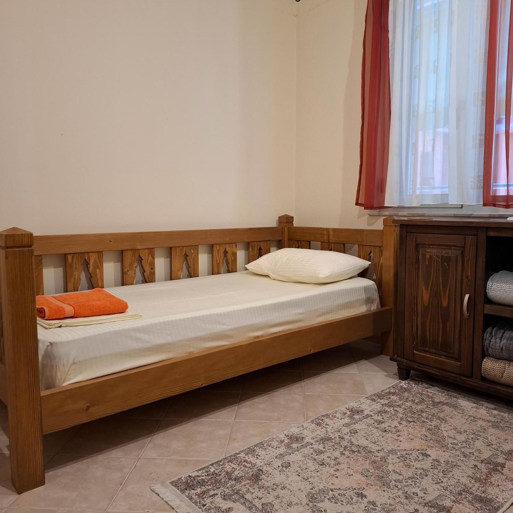Hostel Nena Semi 地拉那 外观 照片